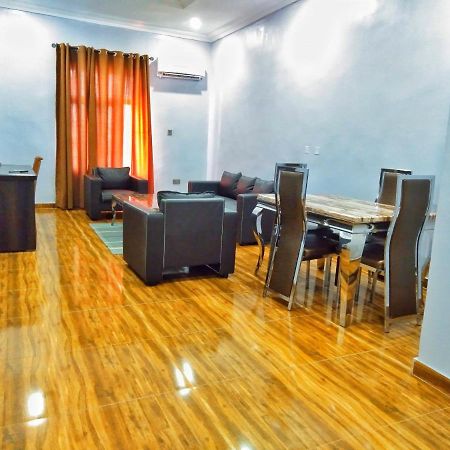 Wetland Hotel Ughelli Екстериор снимка