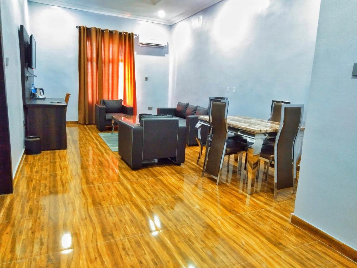 Wetland Hotel Ughelli Екстериор снимка