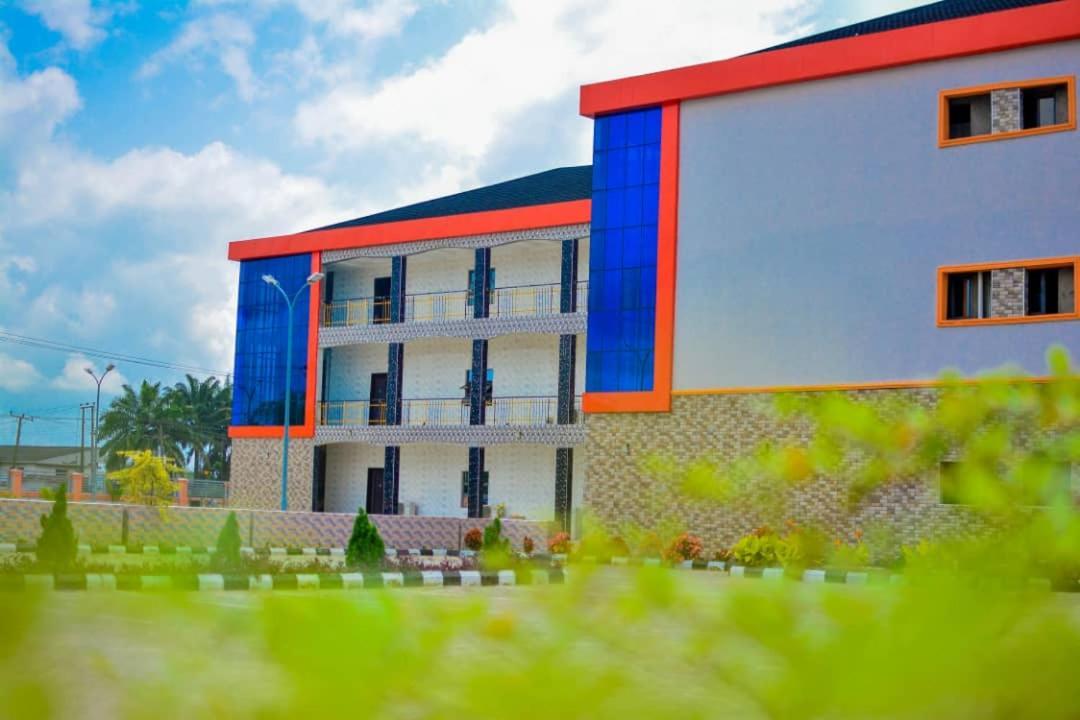 Wetland Hotel Ughelli Екстериор снимка