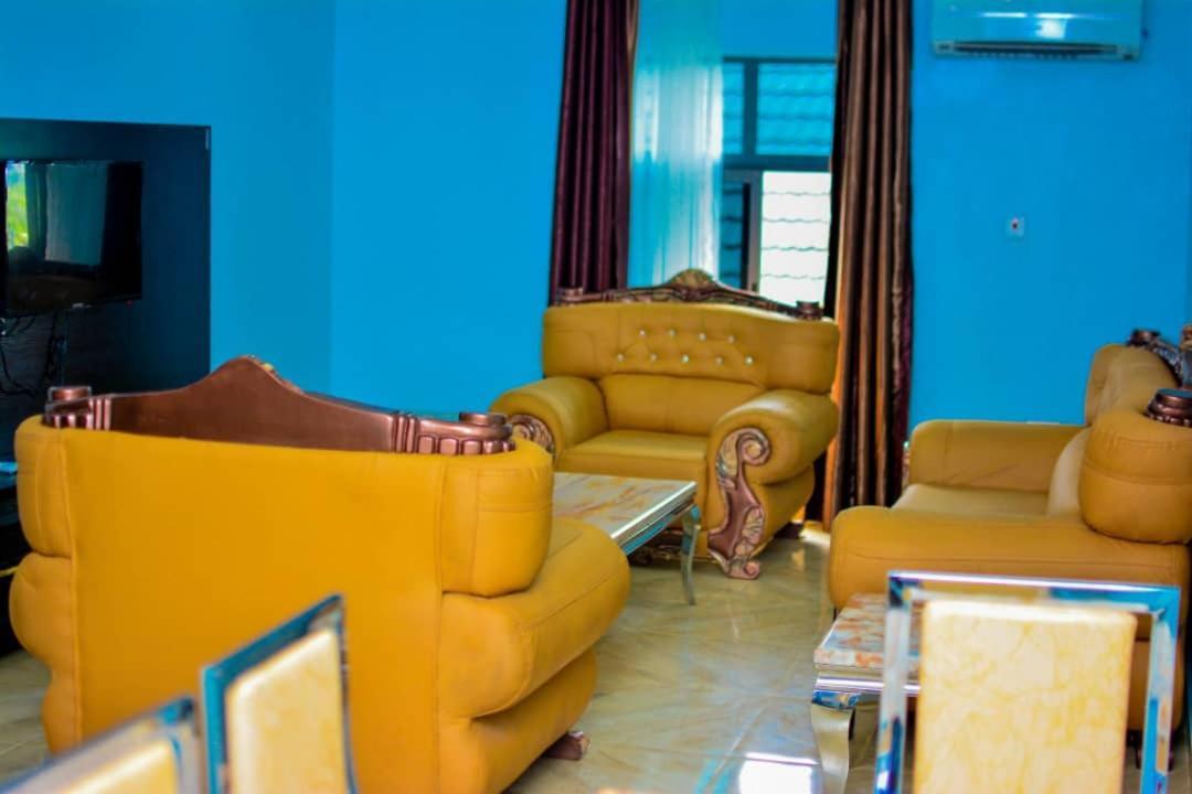 Wetland Hotel Ughelli Екстериор снимка