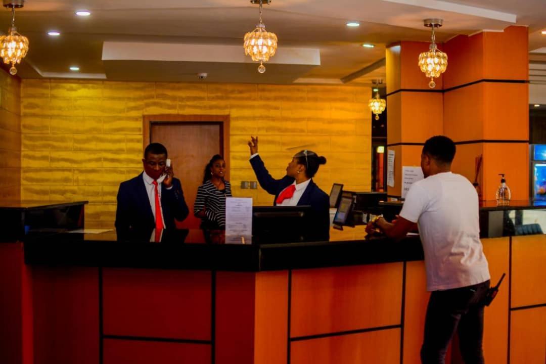 Wetland Hotel Ughelli Екстериор снимка